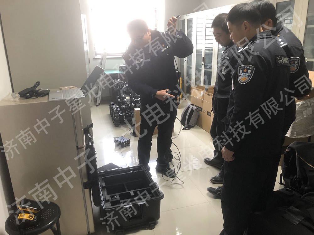 特警支隊培訓-便攜式X光機