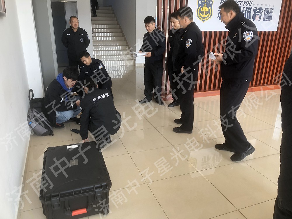 特警支隊培訓-便攜式X光機