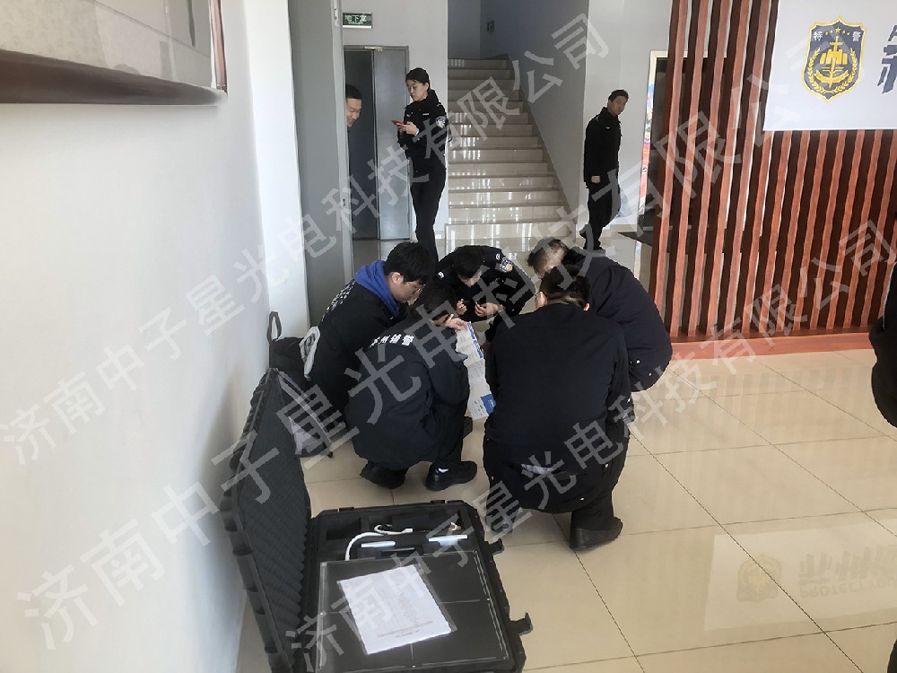 特警支隊培訓-便攜式X光機